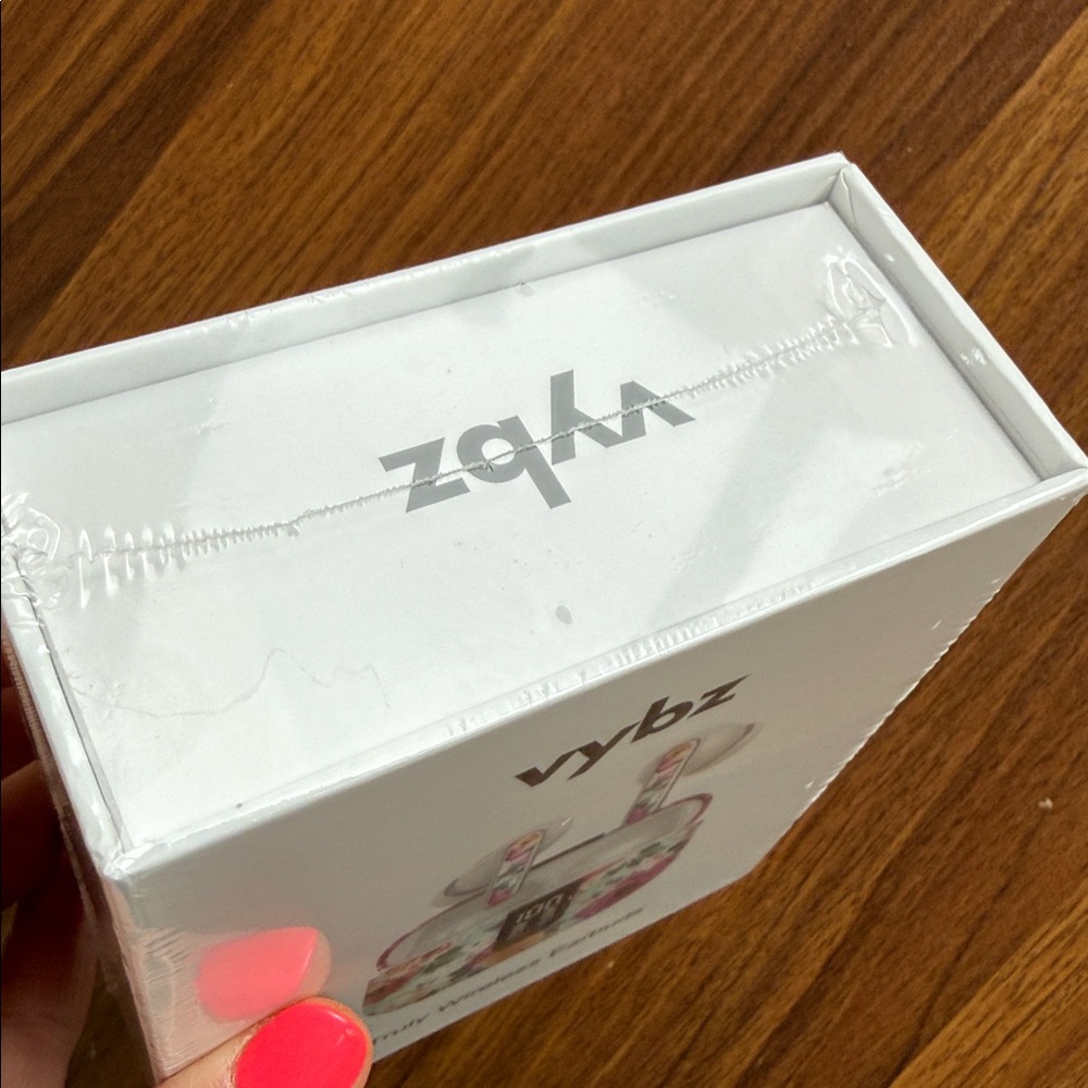 Vybz Truly Wireless Earbuds - Picture 5 of 7